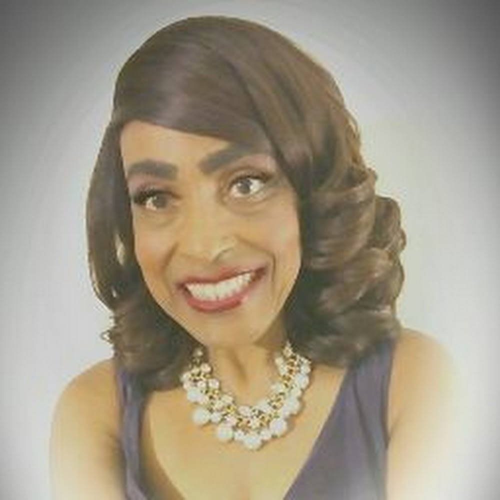 Meet your Posher, Nina c